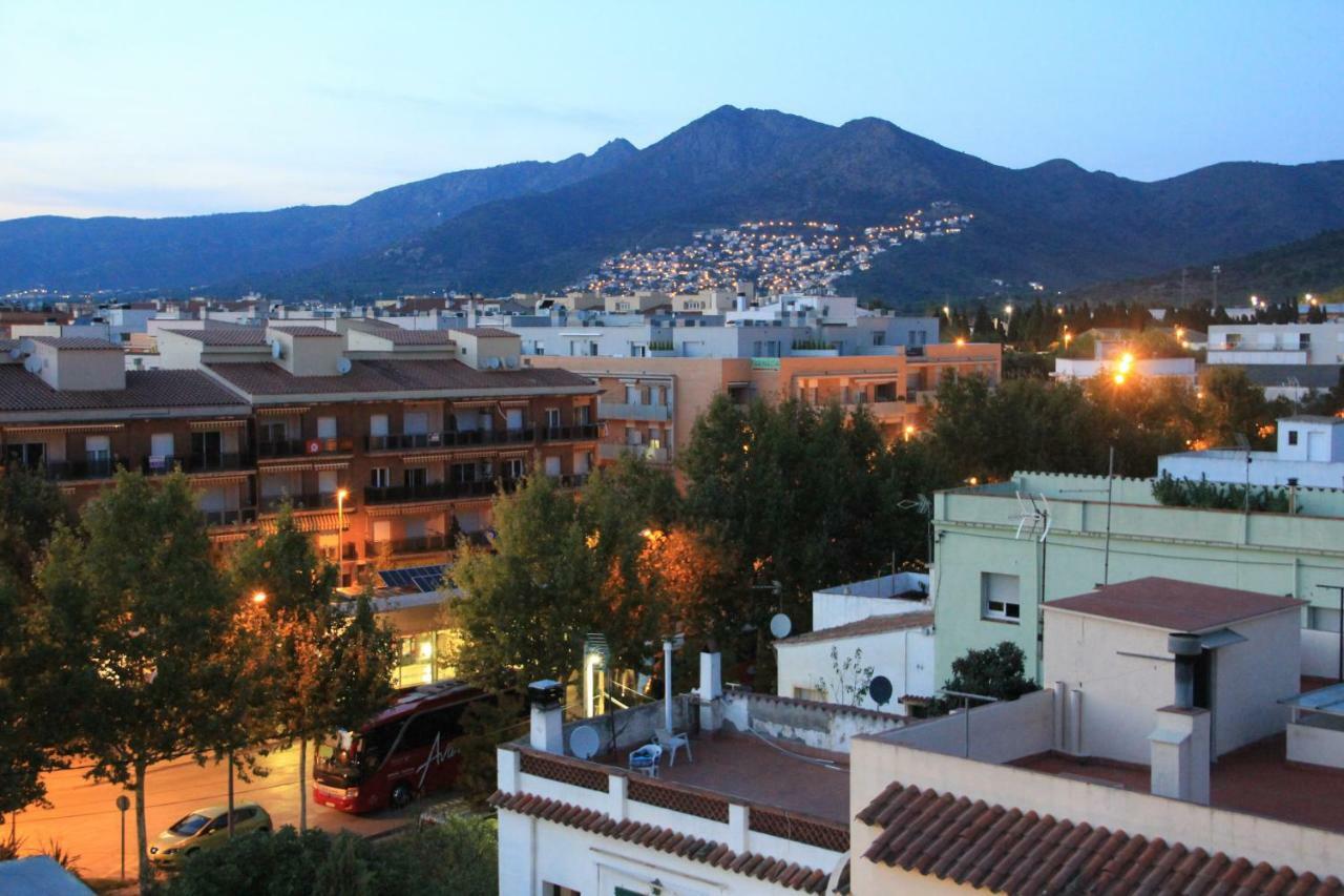 La Vela Blanca Apartman Roses Kültér fotó